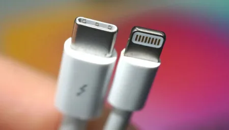 iPhone 15 USB-C devrimi! Hangi aksesuarlar bağlanabilecek?