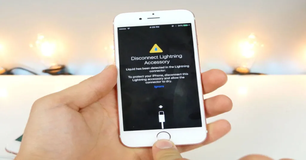 iPhone'da bağlantı noktasında sıvı algılandı