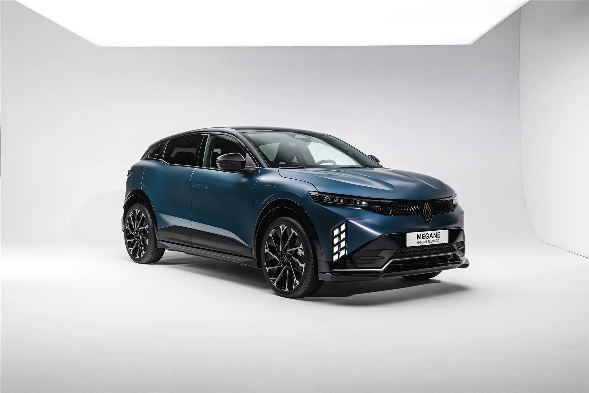 Makyajlı Renault Megane E-Tech Electric tanıtıldı