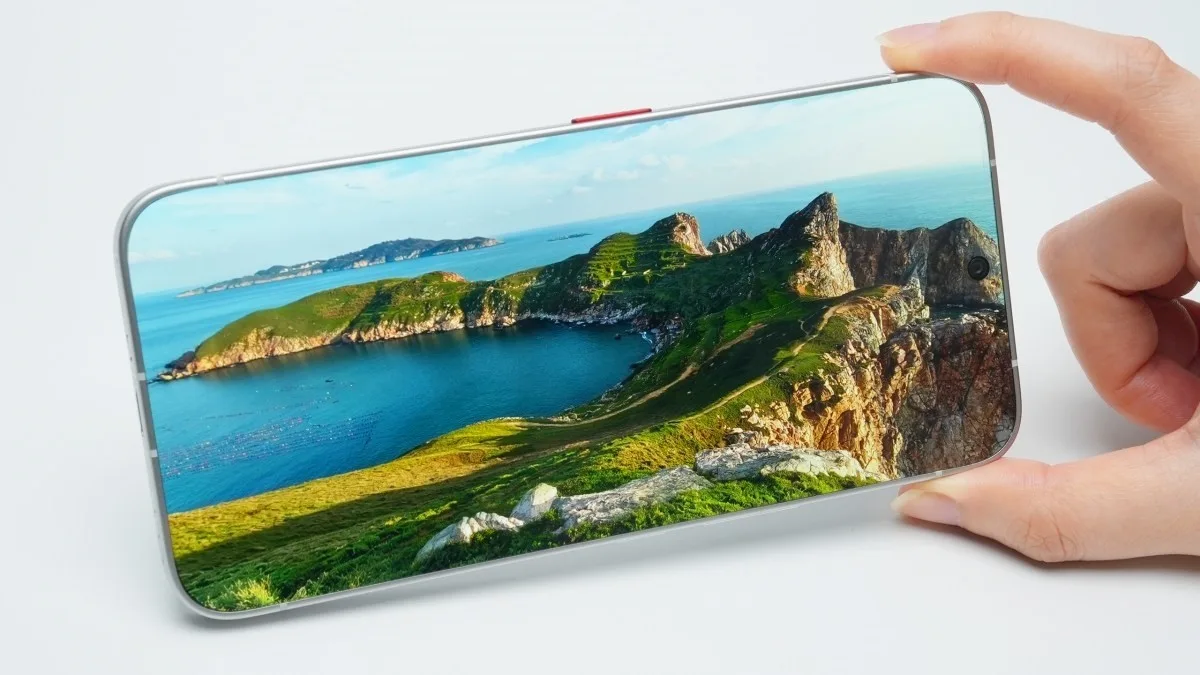 Tecno 0 mm ekran çerçeveli yeni konsept telefonunu duyurdu