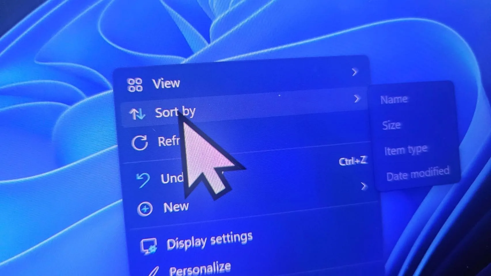 Windows 11 KB5120998 güncellemesi fare imleci ve masaüstü arka planını bozuyor